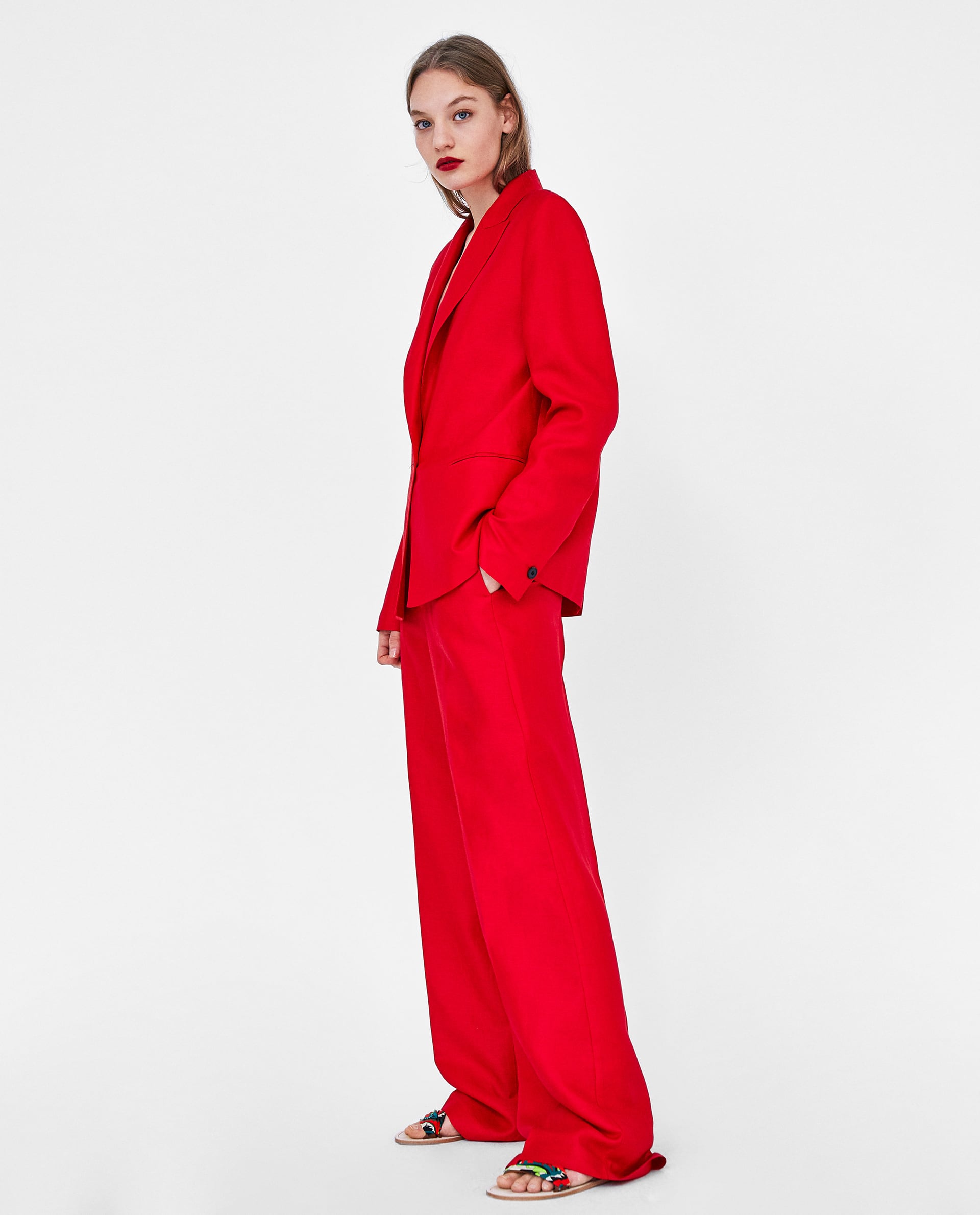 MUST HAVE: SUITS IN COLOURS - Little Fashion Paradise